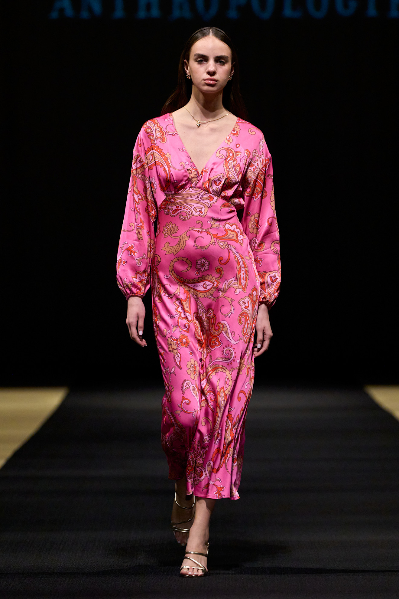 فستان طويل ومزخرف من ‏Anthropologie