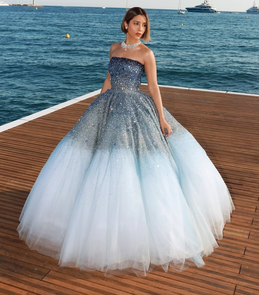 فستان عرائسي حالم في مهرجان كان 2025