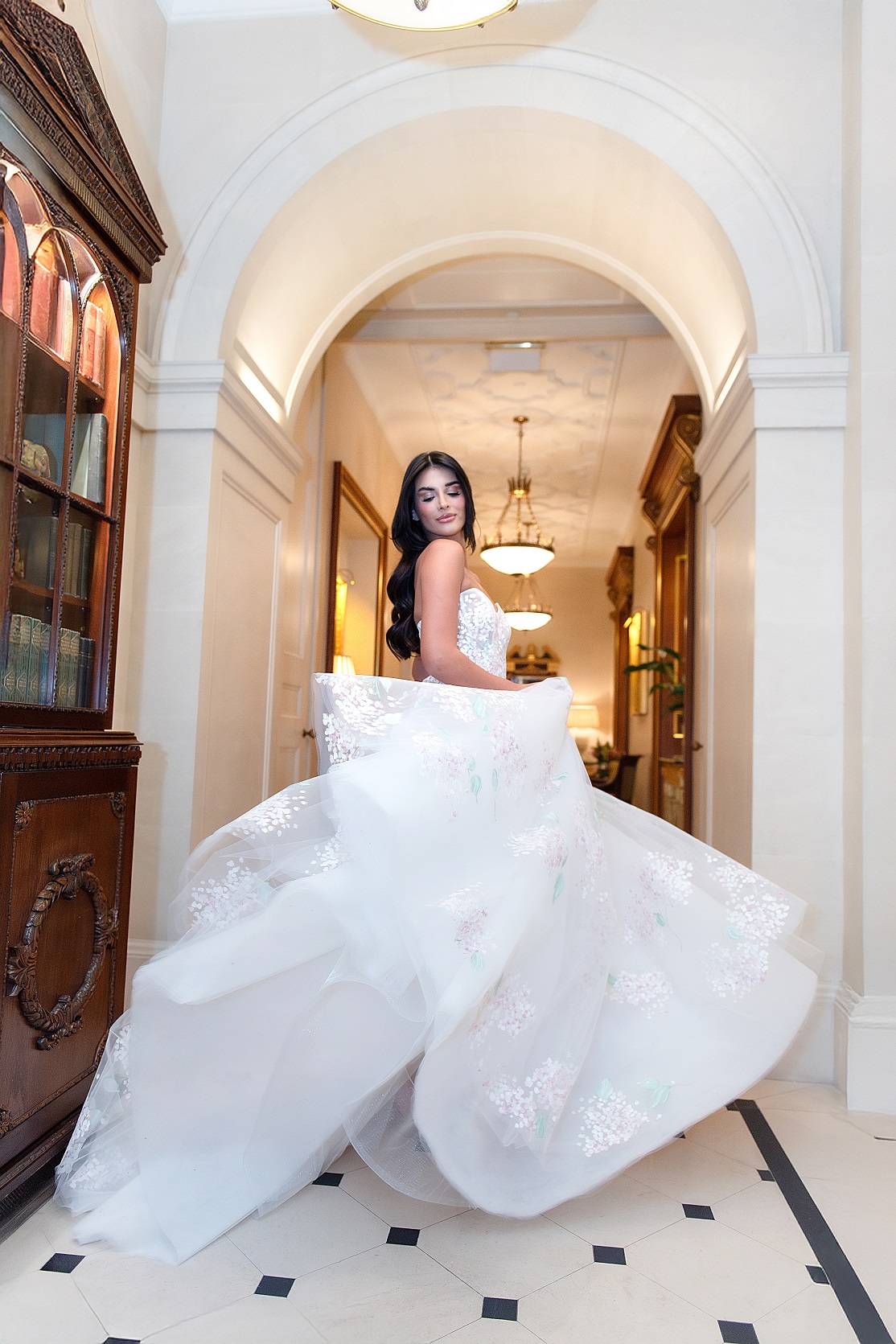 فستان عرائسي مميز من مجموعة House of savin