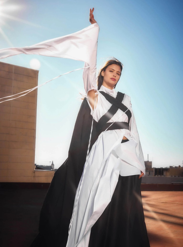 فستان من ريم الكنهل ضمن أسبوع الأزياء في الرياض