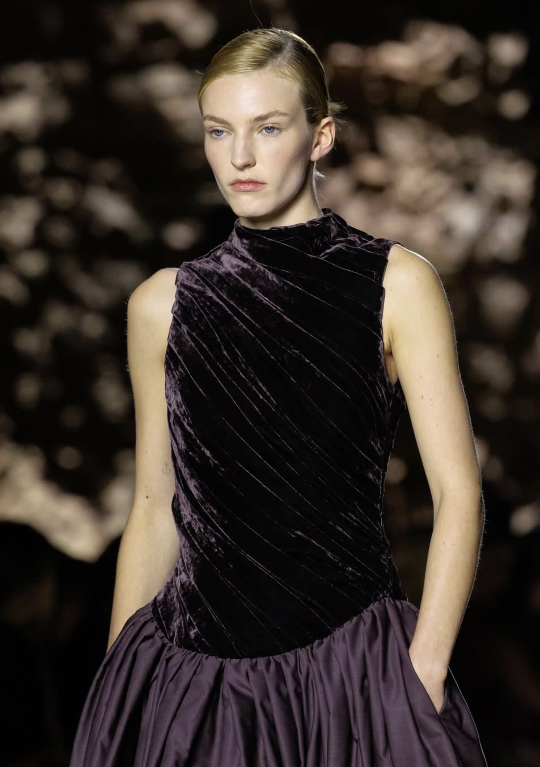 فستان من مجموعة أباديا ضمن أسبوع الأزياد في الرياض