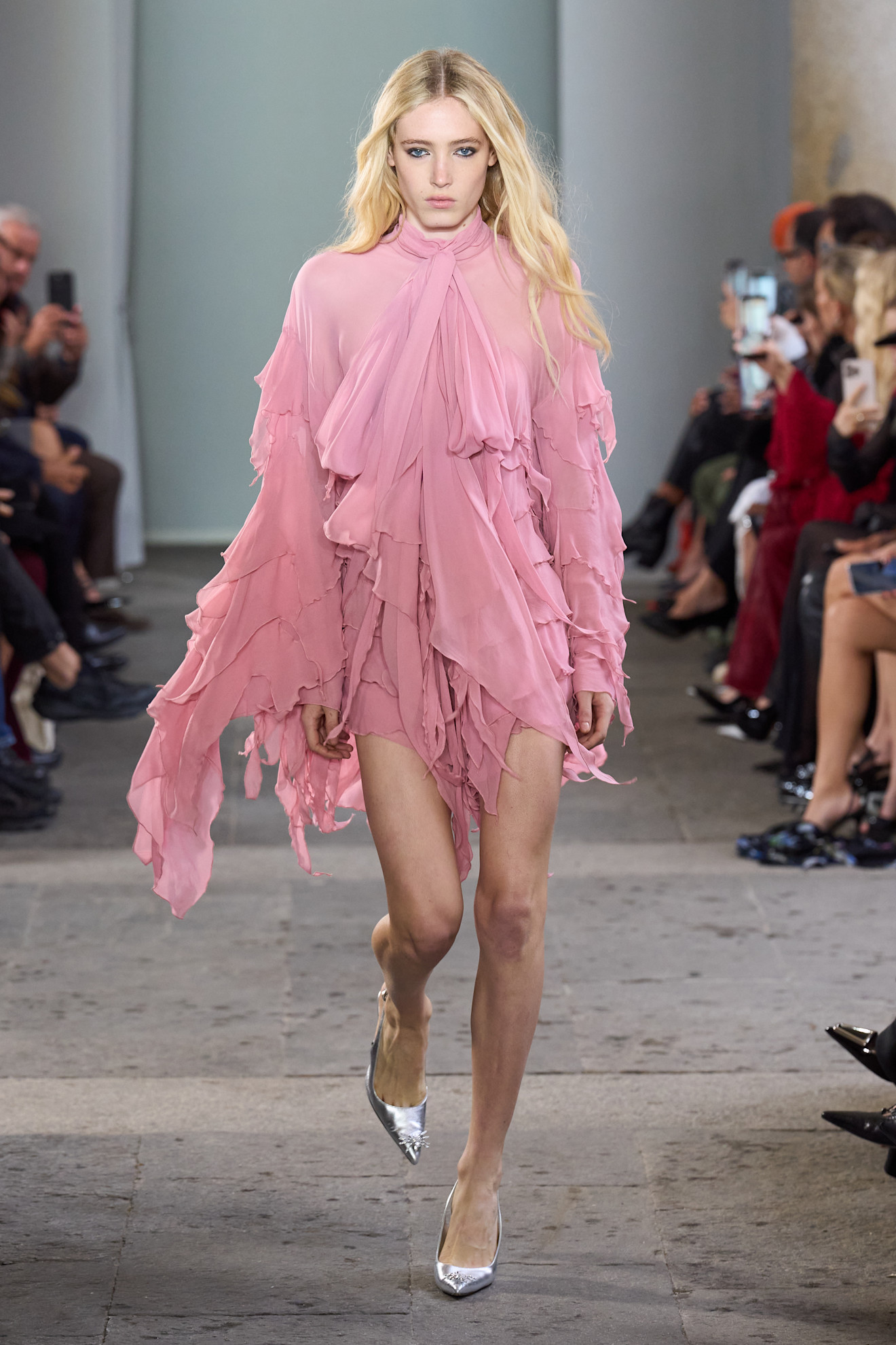 فستان من مجموعة الأزياء الجاهزة لربيع وصيف 2026 من Blumarine