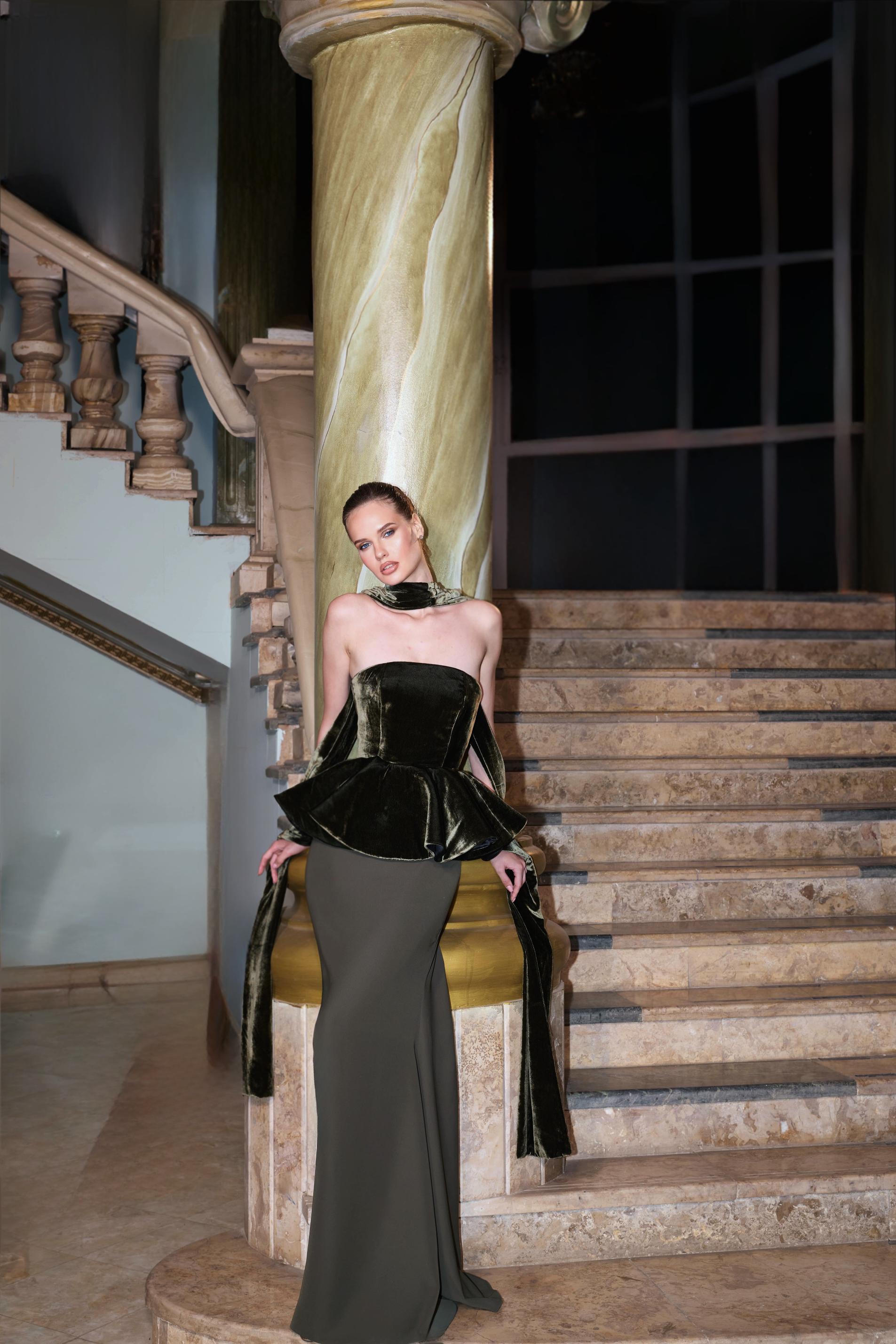 فستان من مجموعة Poise Collection من KHAWLA ALAIBAN.