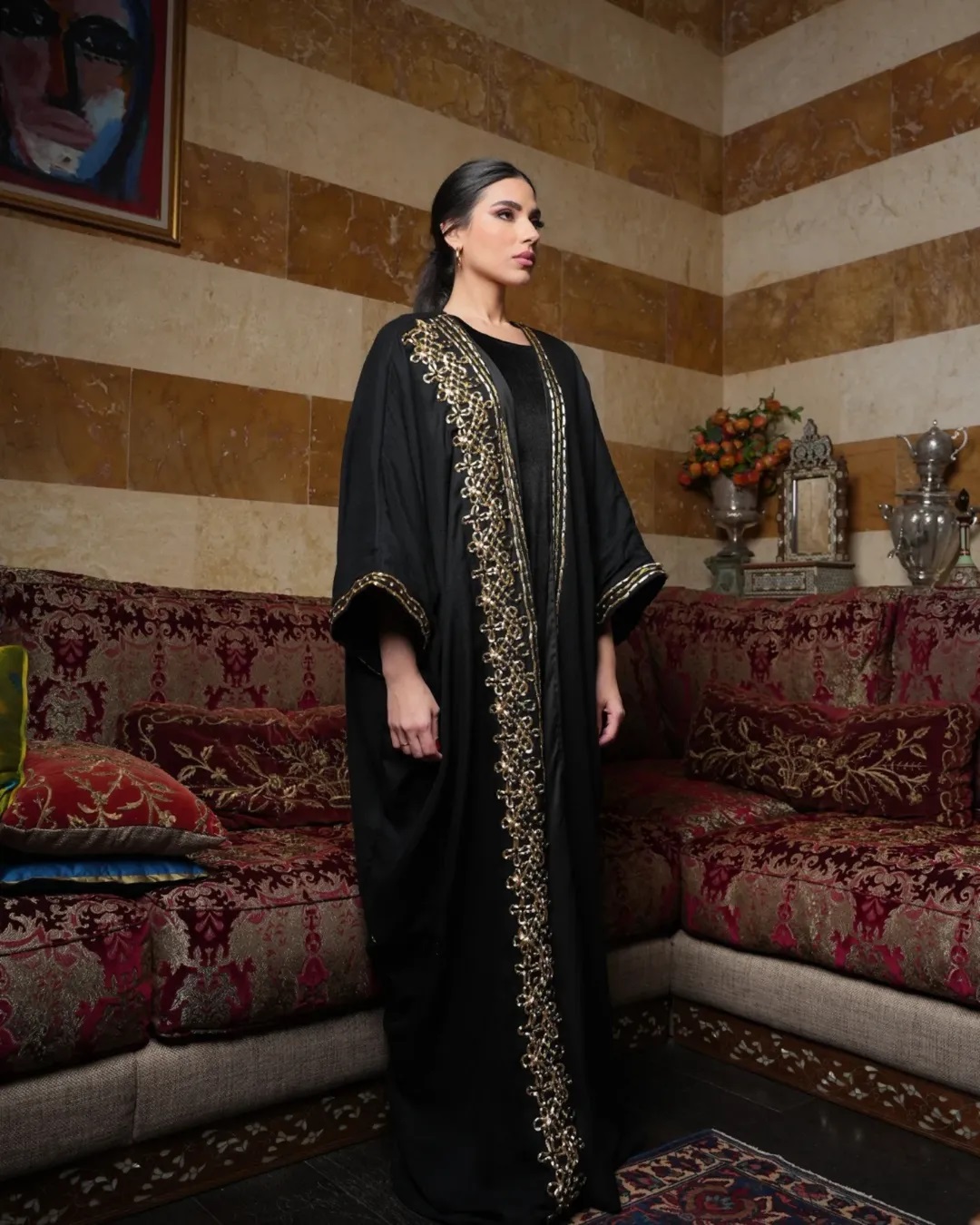 فن التطريز في هذه العباية السوداء منSamahabayas