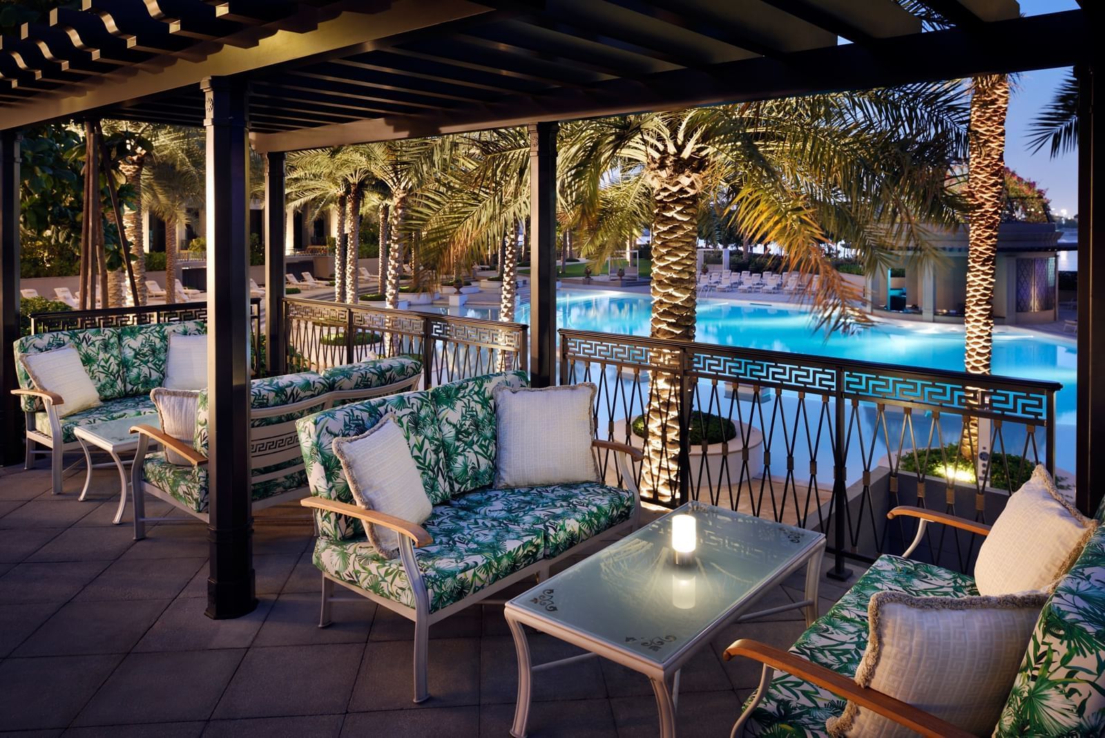 فندق بالازو فيرساتشي دبي