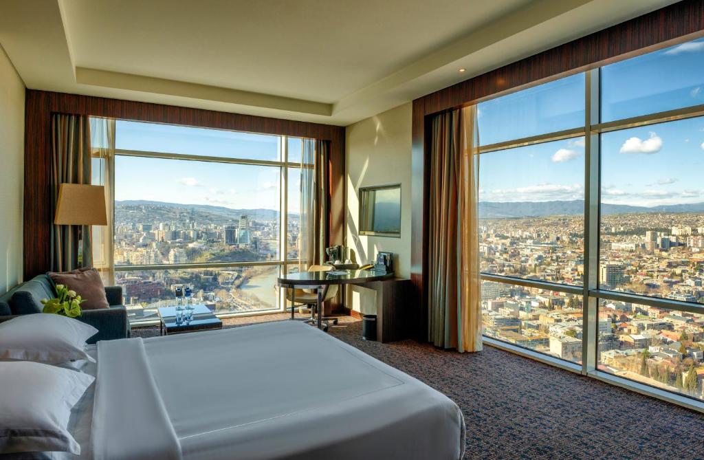فندق بيلتمور تبليسي The Biltmore Hotel Tbilisi