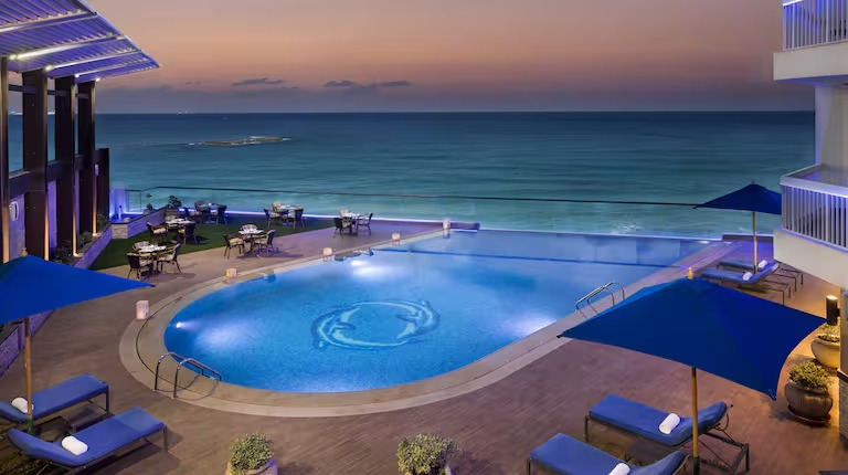 فندق هيلتون كورنيش الإسكندرية Hilton Alexandria Corniche: Sea Views and a Private Beach