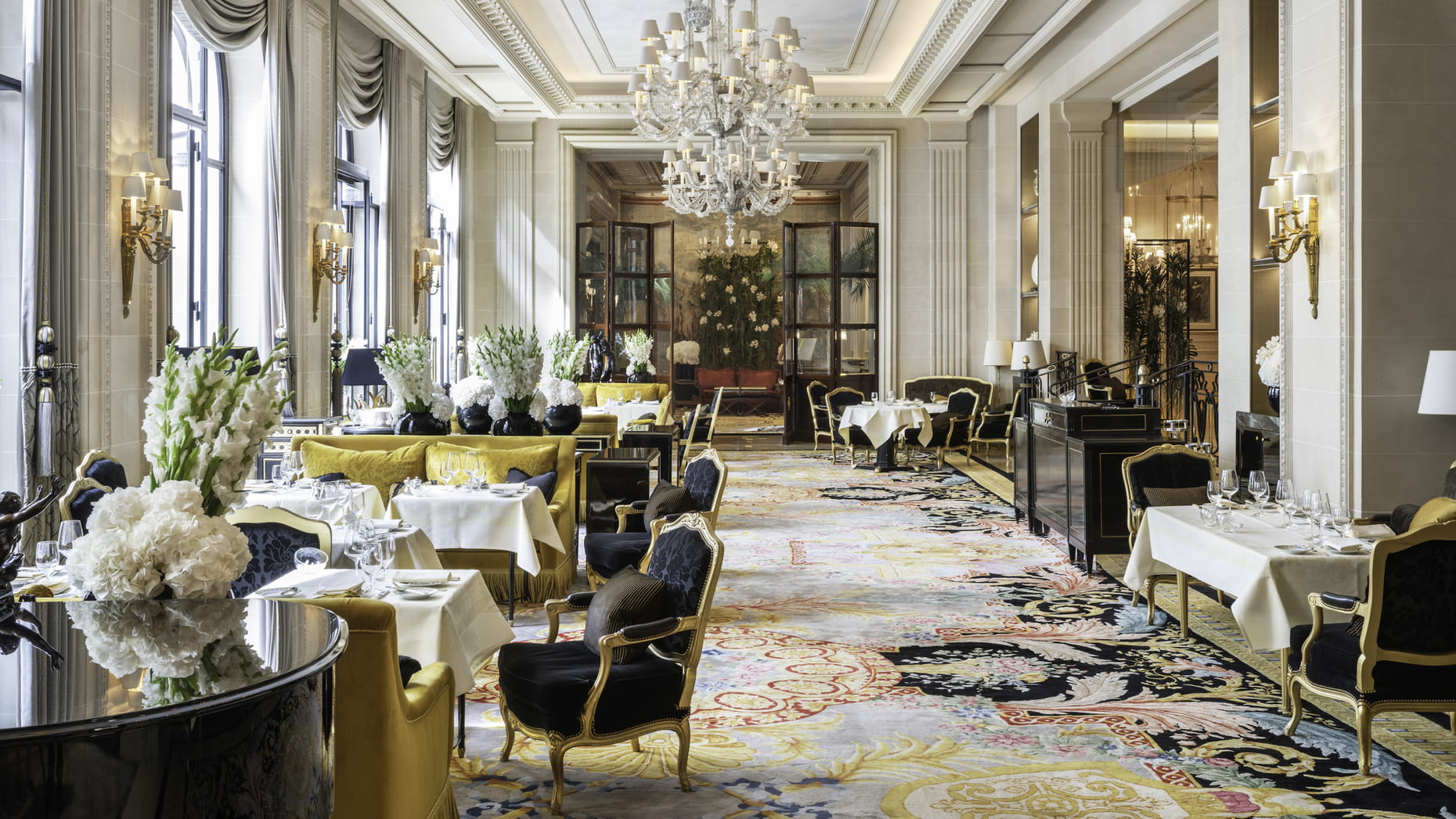 فندق Four Seasons Hotel George V, Paris