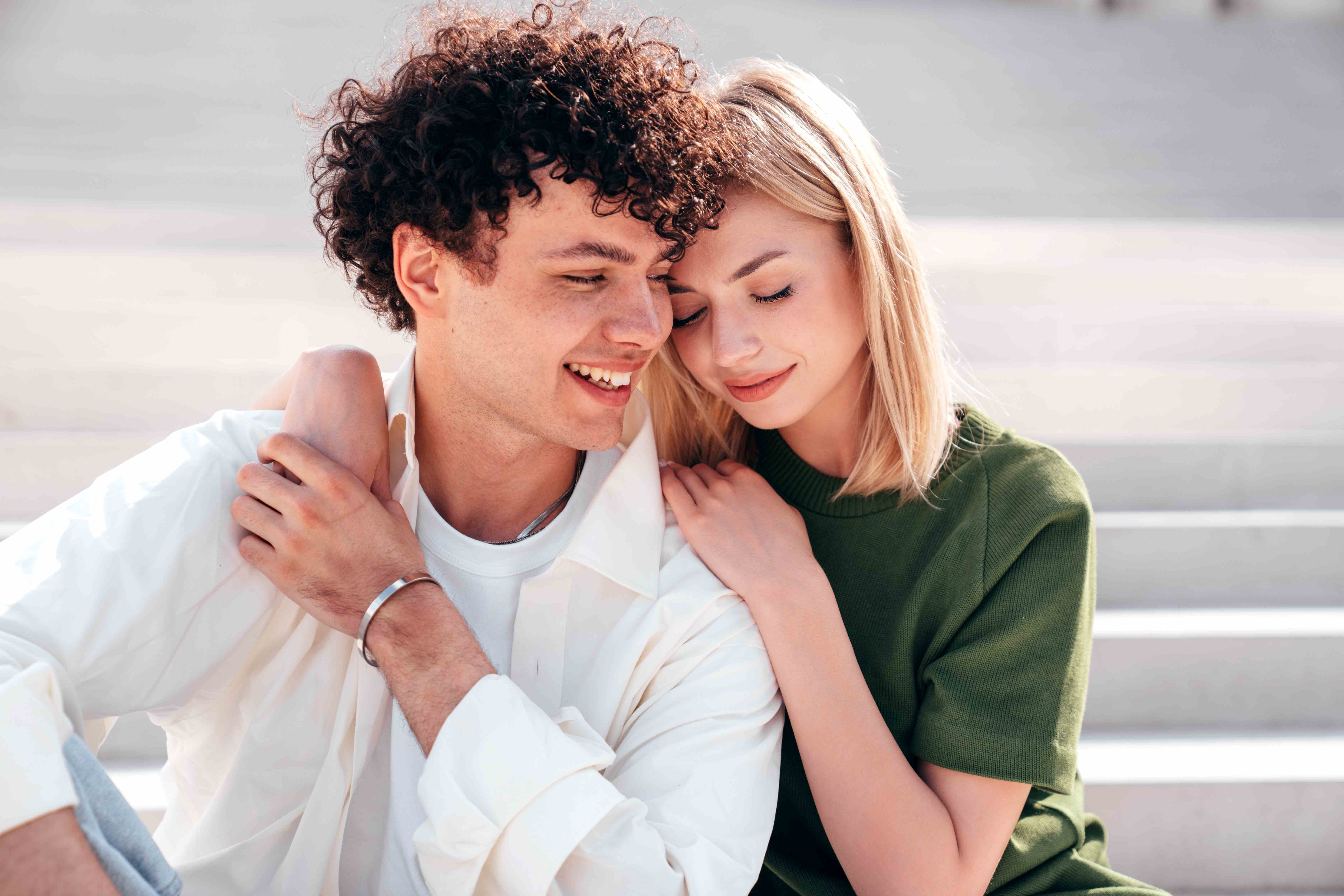 فهمك لأنماط التعلق الأربعة يفسر لك تصرفاتك في الحب مع الشريك