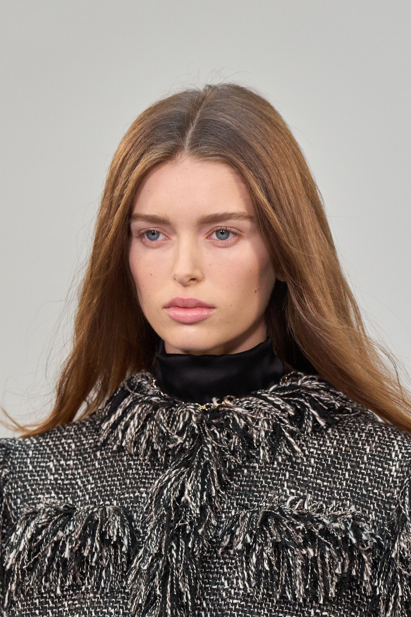 فوائد زيوت الشعر على فروة الرأس