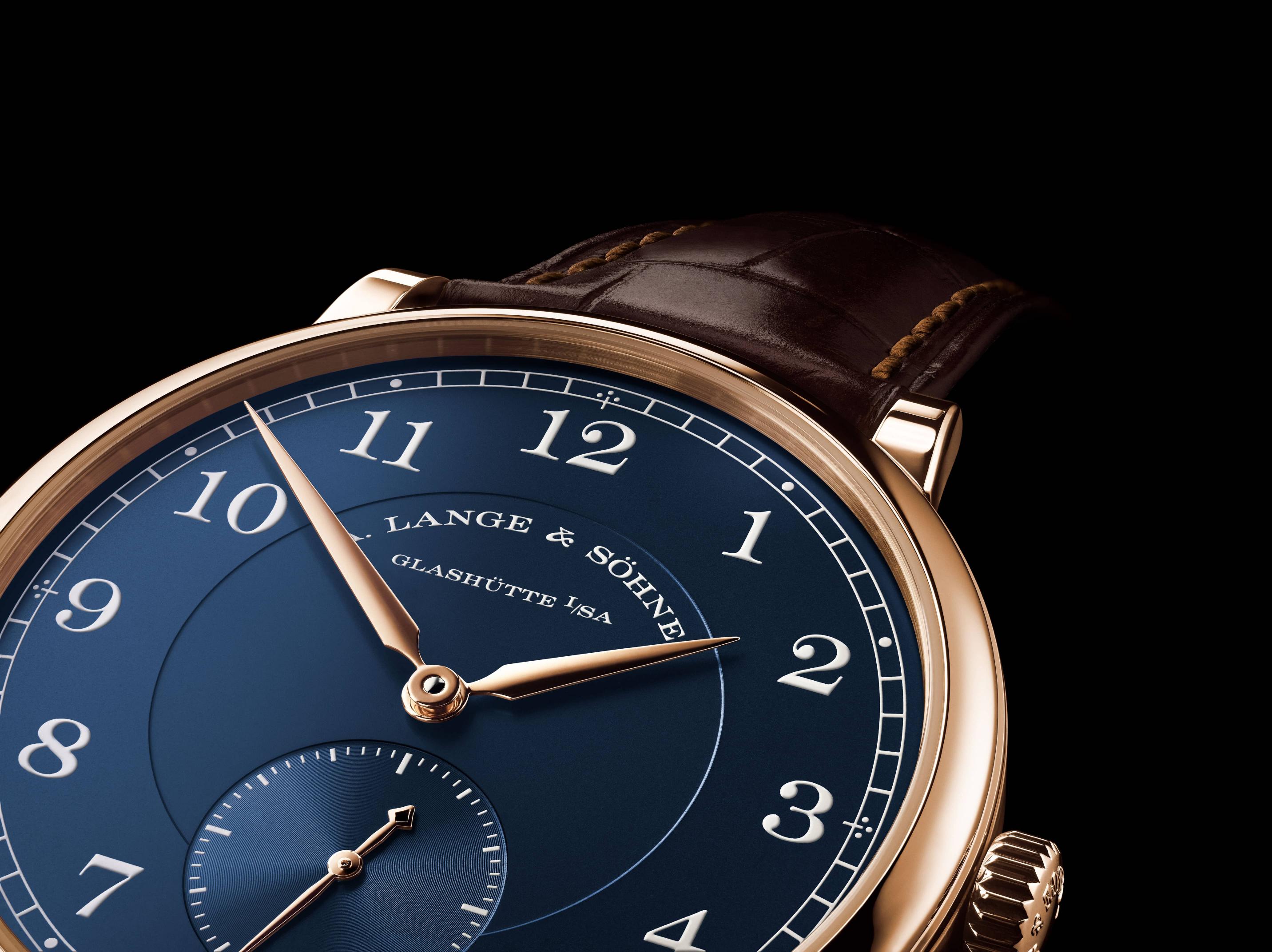 في كل تفصيلة من 1815 من A. Lange & Söhne تتجلى روعة الصناعة اليدوية الدقيقة