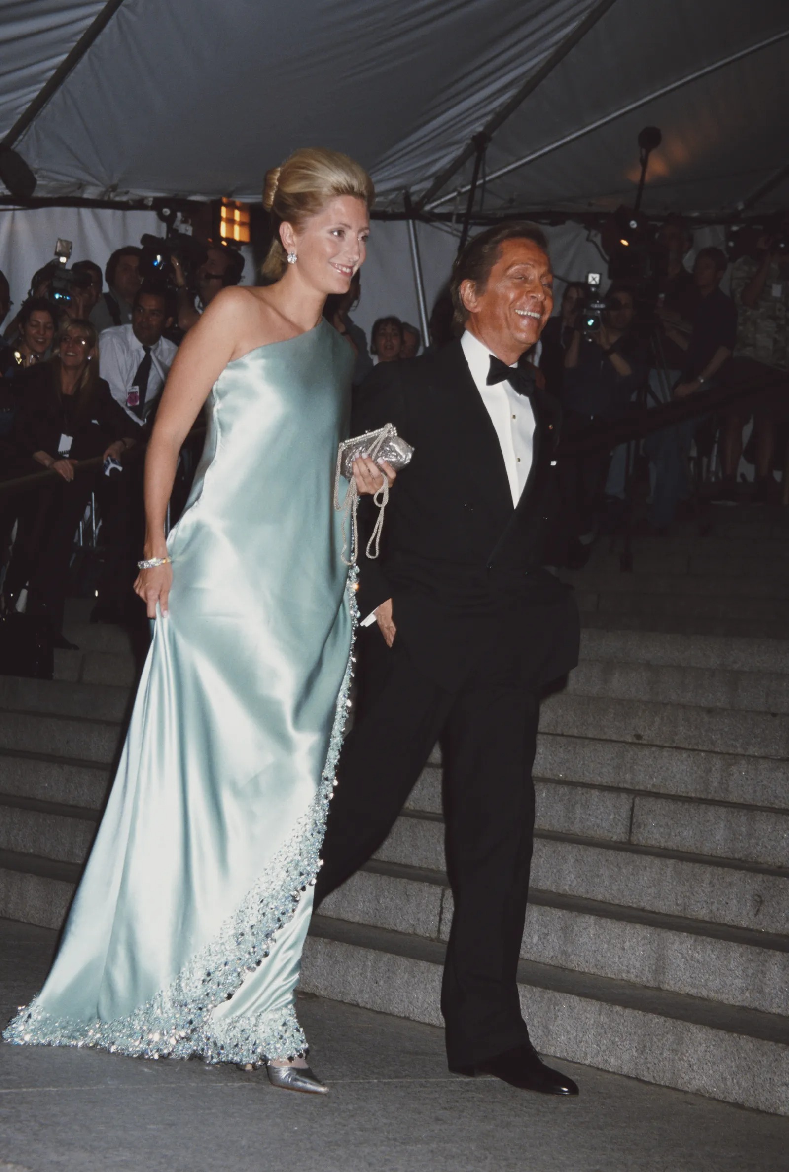 في 2001، حضرت الأميرة ماري-تشانتال من اليونان برفقة مصمم Valentino نفسه
