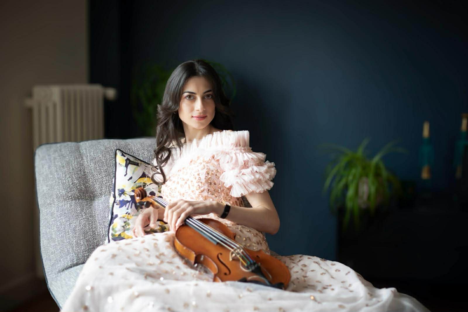 قائدة الأوركسترا التونسية امل القرمازي