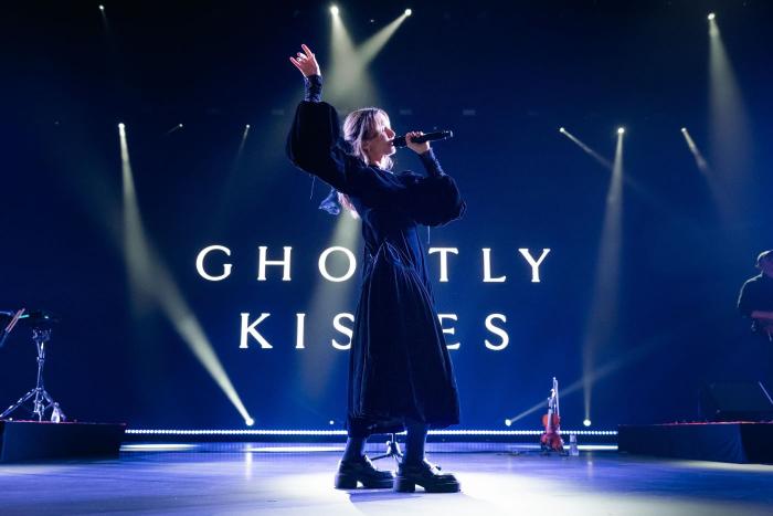 قدمت Ghostly Kisses  مجموعة من أبرز أغانيها