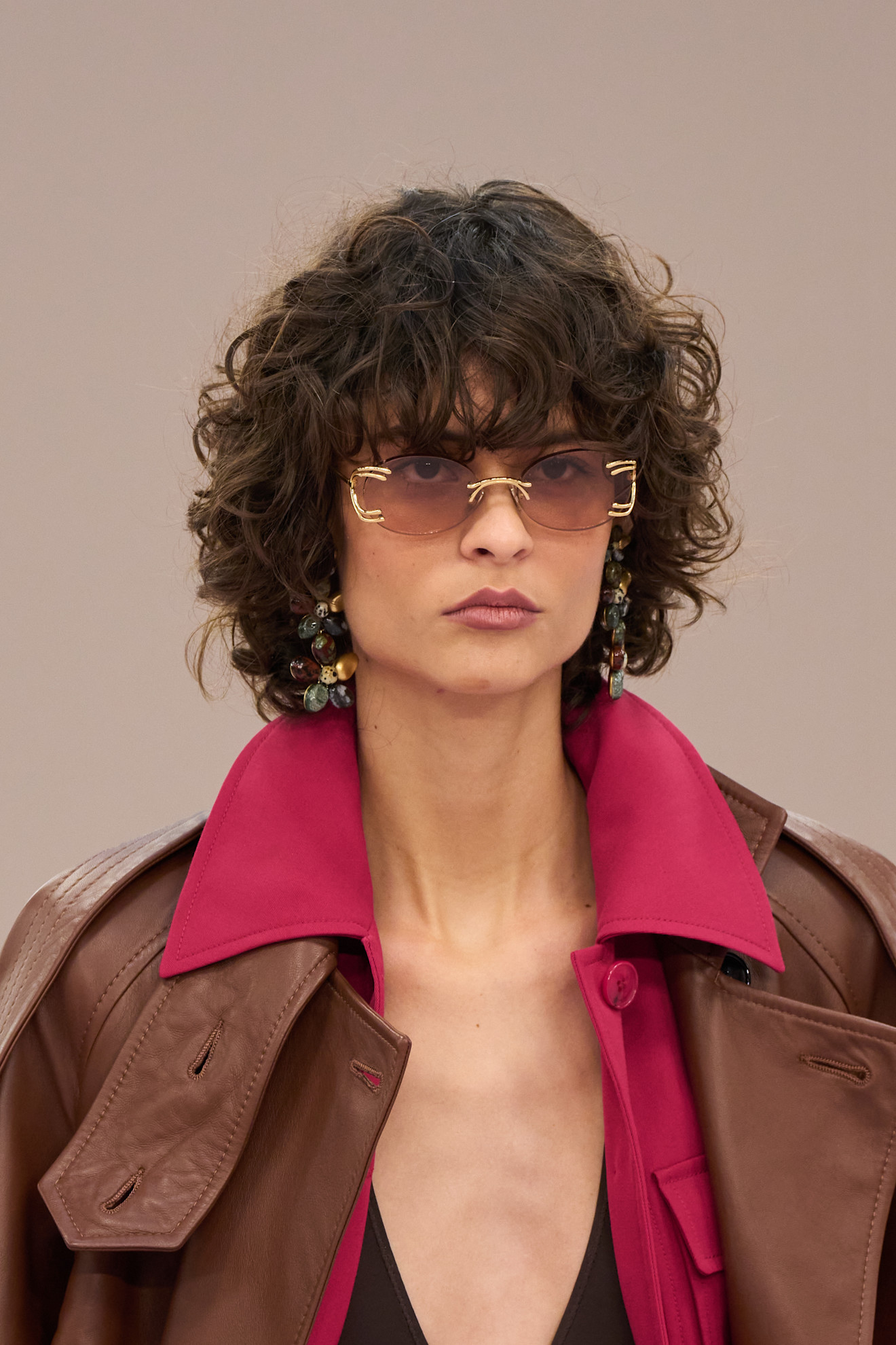 قصات الشعر القصير والكيرلي من دار Zimmermann