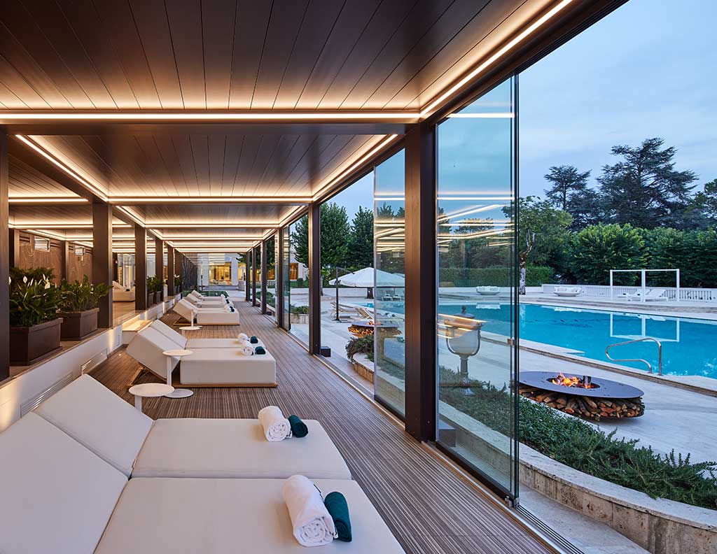 يقع قصر فيوجي على تلال روما