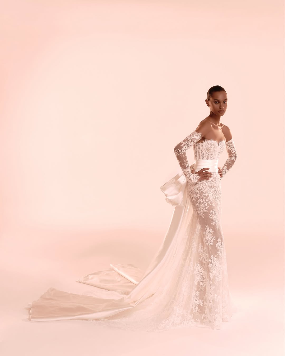 قفازات الدانتيل في عروض زهير مراد لخريف وشتاء 2026