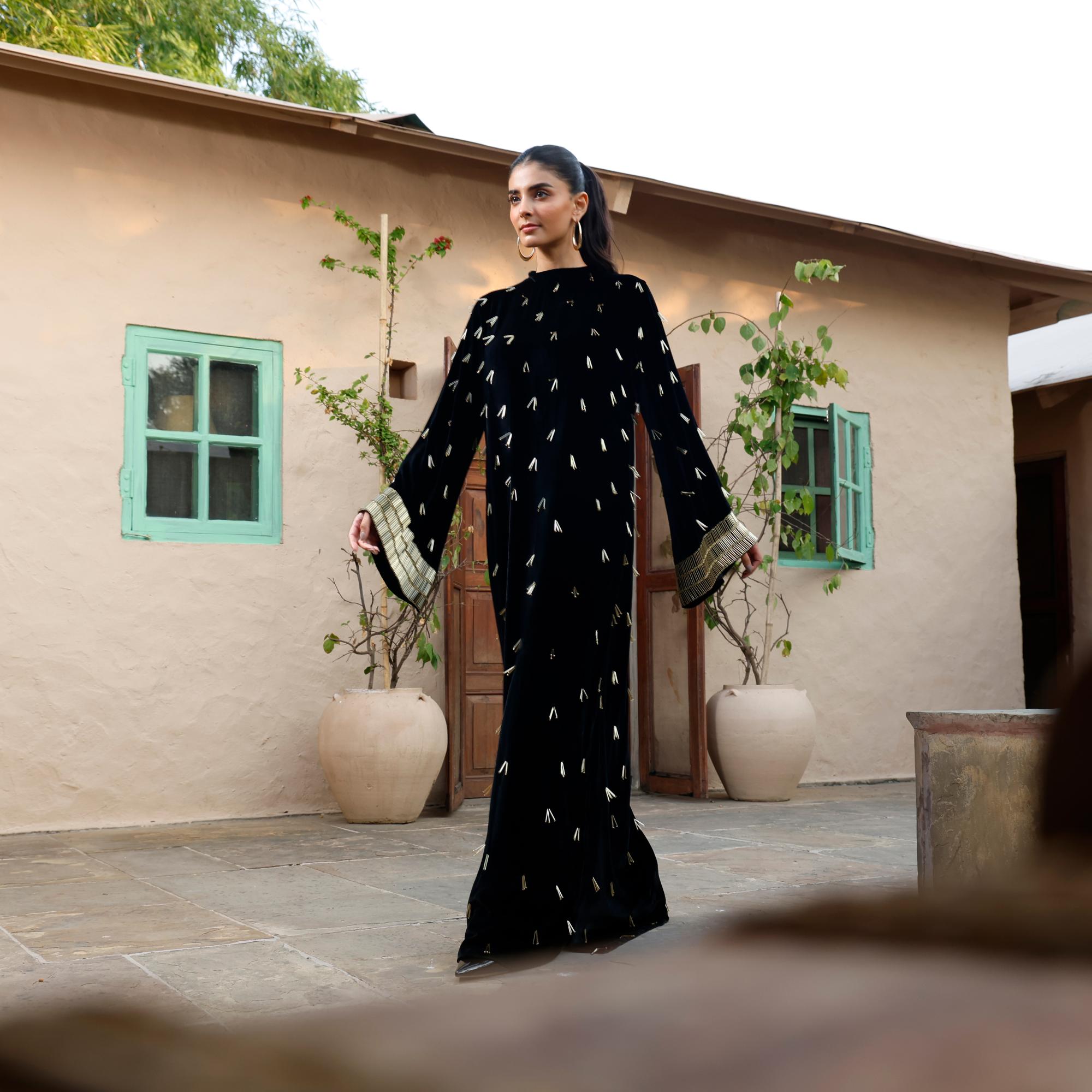 قفطان من المخمل الفاخر مع تطريز كامل من Lunia