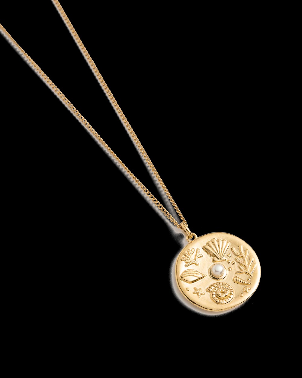 قلادة By The Sea Coin من Kirstin Ash
