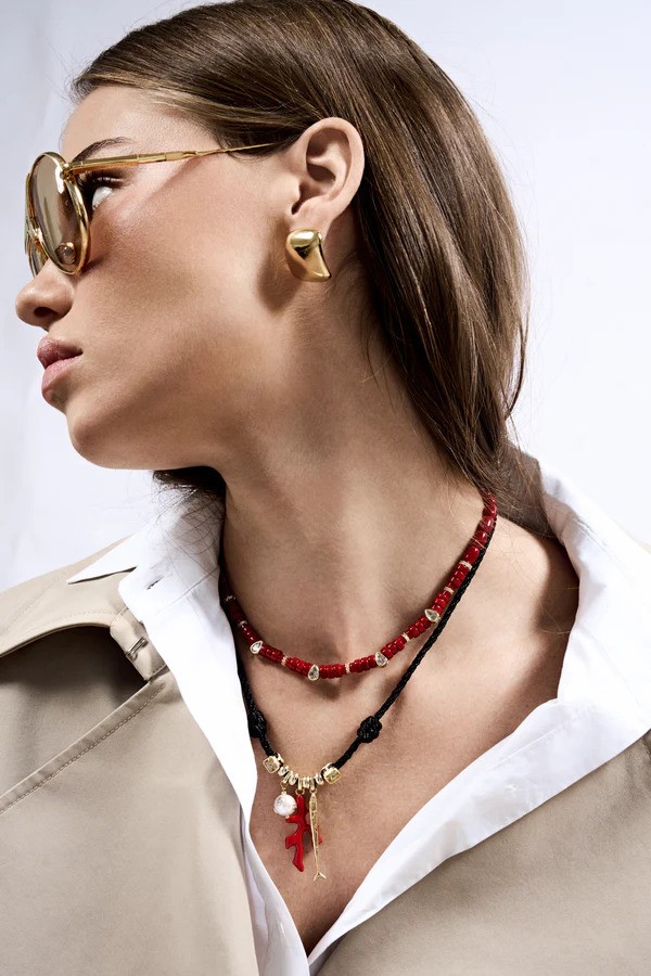 قلادة الحبل الحرير الأسود   من Martha Calvo