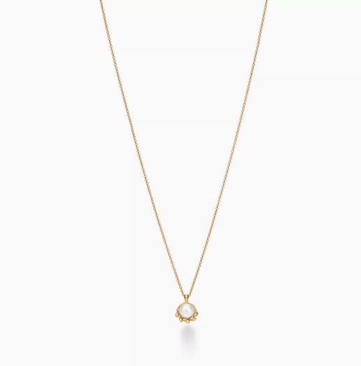 قلادة باللؤلؤ من  Tiffany