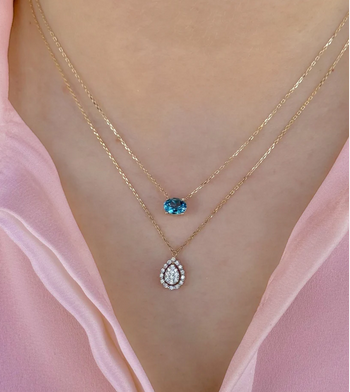 قلادة بحجر التوباز من  Lynor