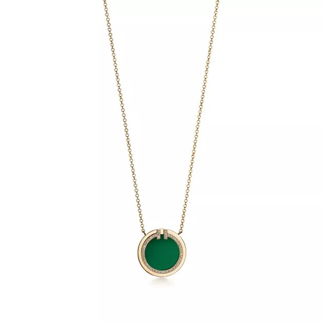 قلادة بحجر العقيق من  Tiffany