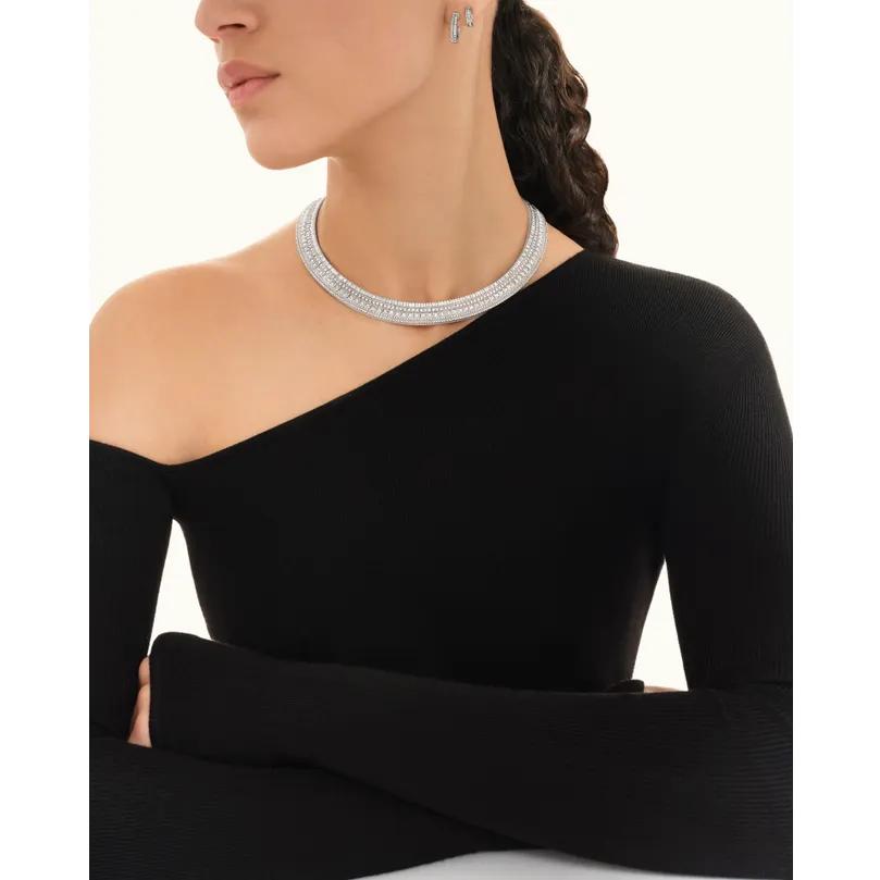 قلادة مرصّعة بالماس من دار بوشرون