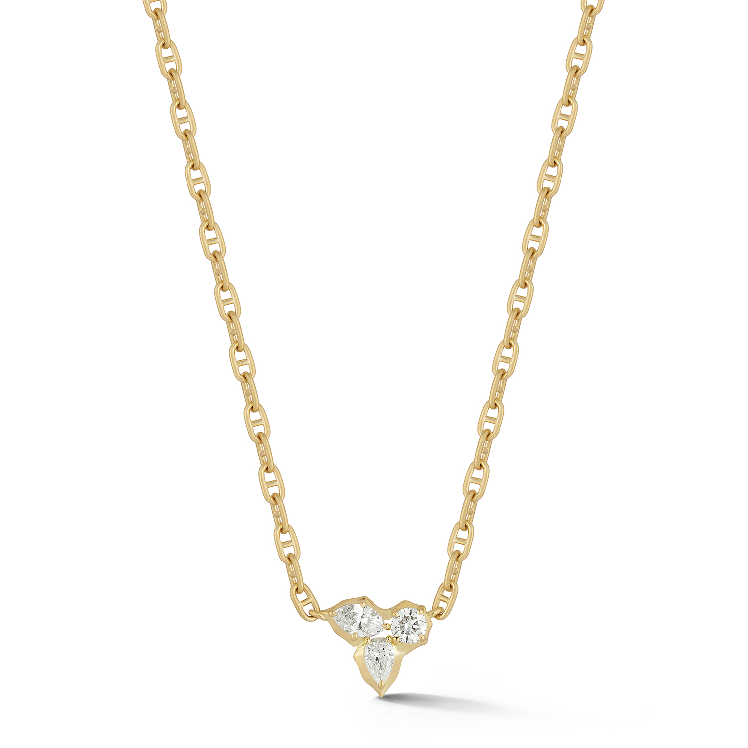 قلادة من تصميم دار Jade Trau