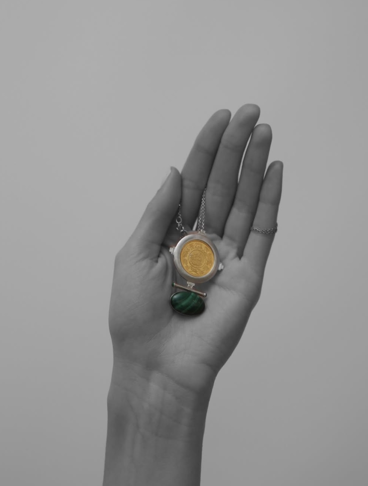 قلادة من مجوهرات Ulia Jewelry