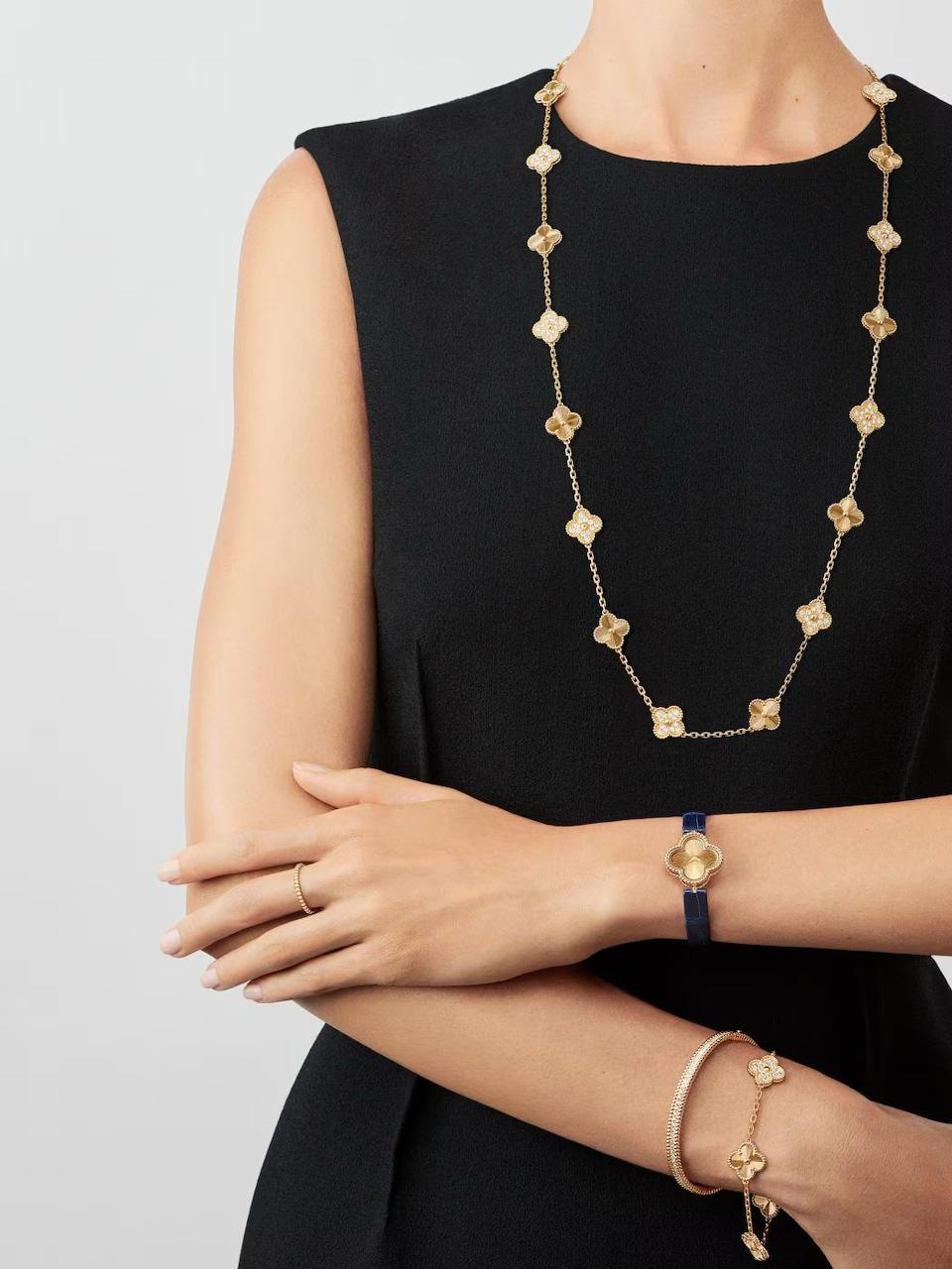 قلادة طويلة ناعمة التصميم من توقيع دار فان كليف أند آربلز