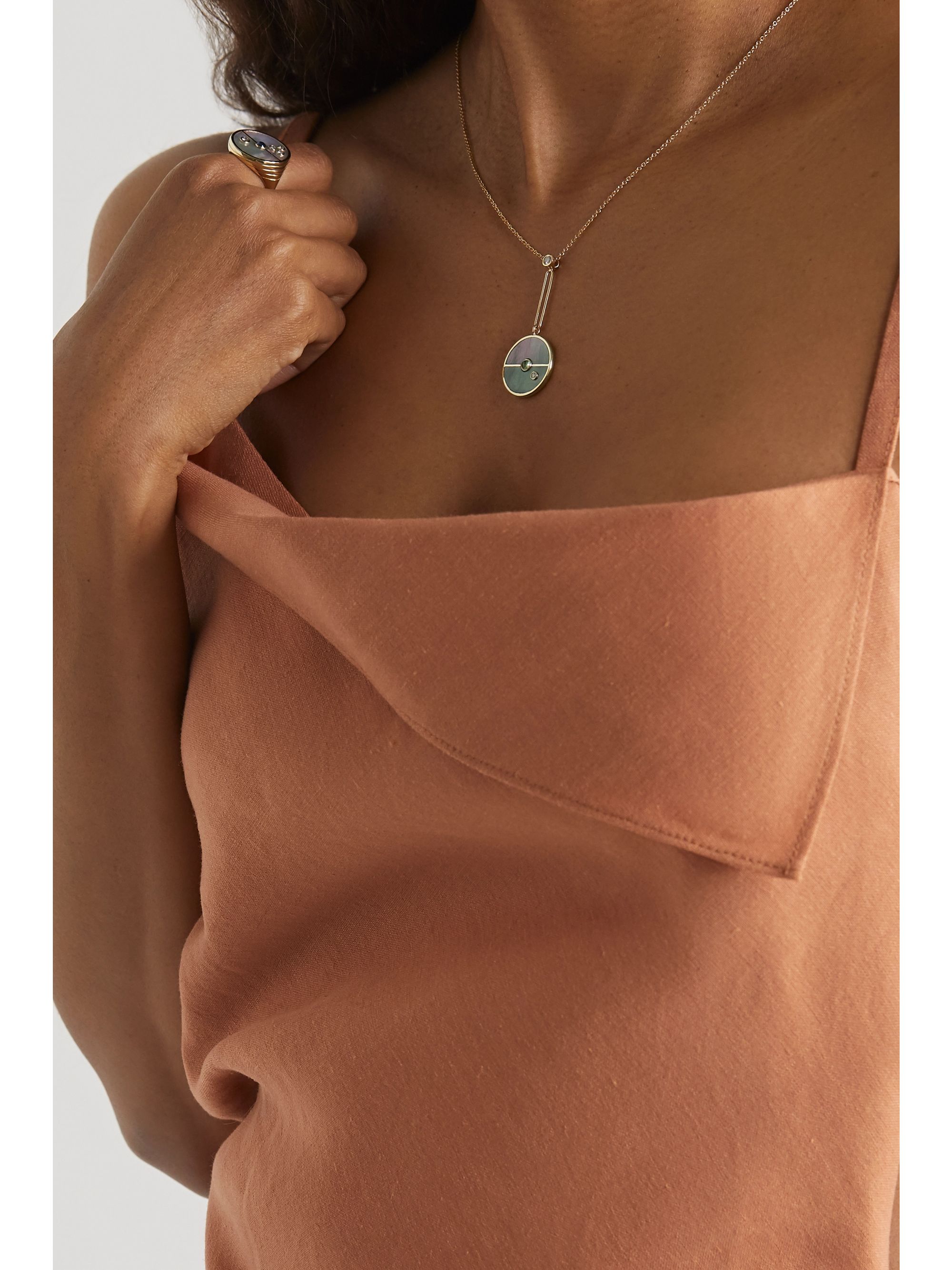 قلادة Compass من  Retrouvaí