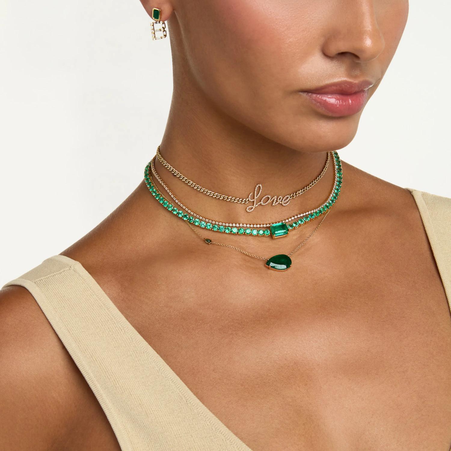 قلادة Emerald East West Pear من SHAY