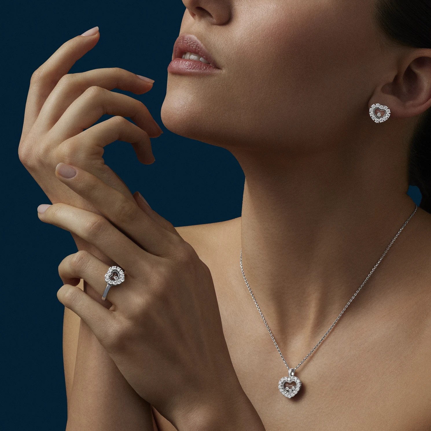 قلادة Happy Diamonds Icons Joaillerieمن:Chopardتألق ومرح في تصميم واحد