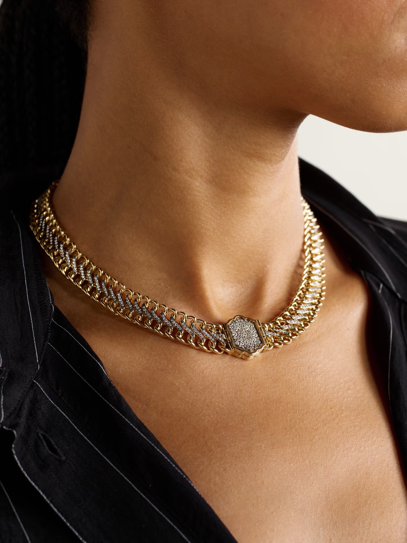 قلادة Medusa من  Lucy Delius