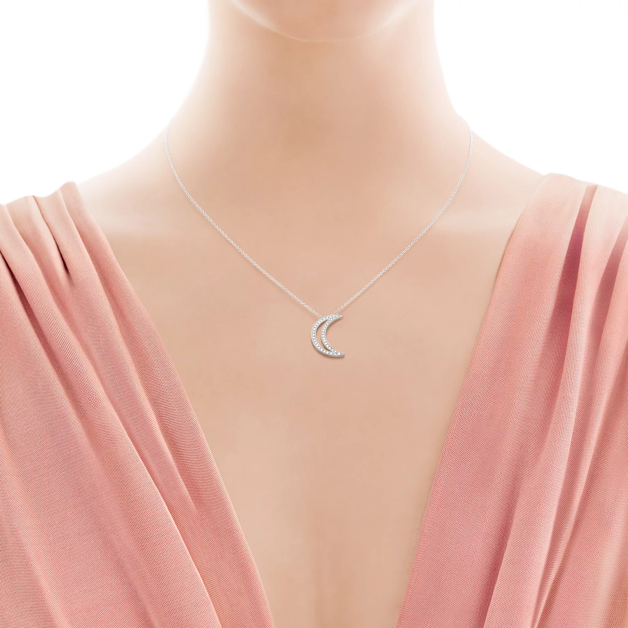قلادة Moon Pendant بتصميم قمر مستوحاة من براعة تيفاني أند كو Tiffany & Co الأسطورية