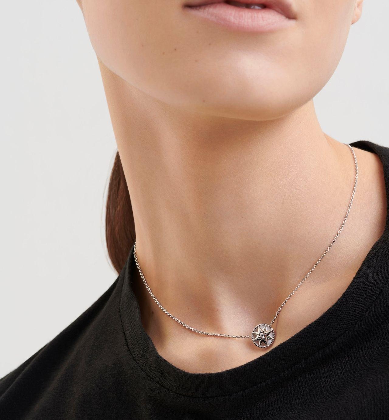 قلادة Rose des Vents من Dior