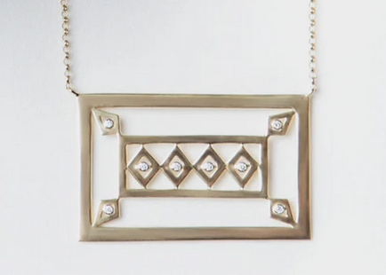 قلادة Silhouette  من  Baguette Design