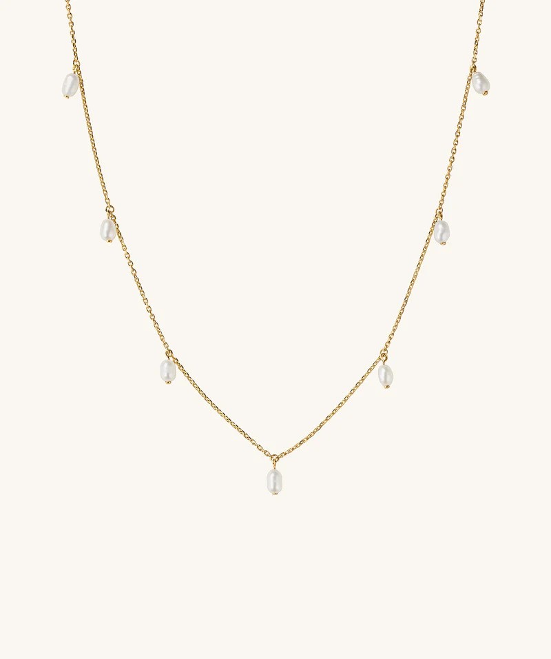 قلادة Tiny Pearl Station من Mejuri