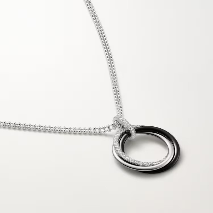 قلادة Trinity  من  Cartier