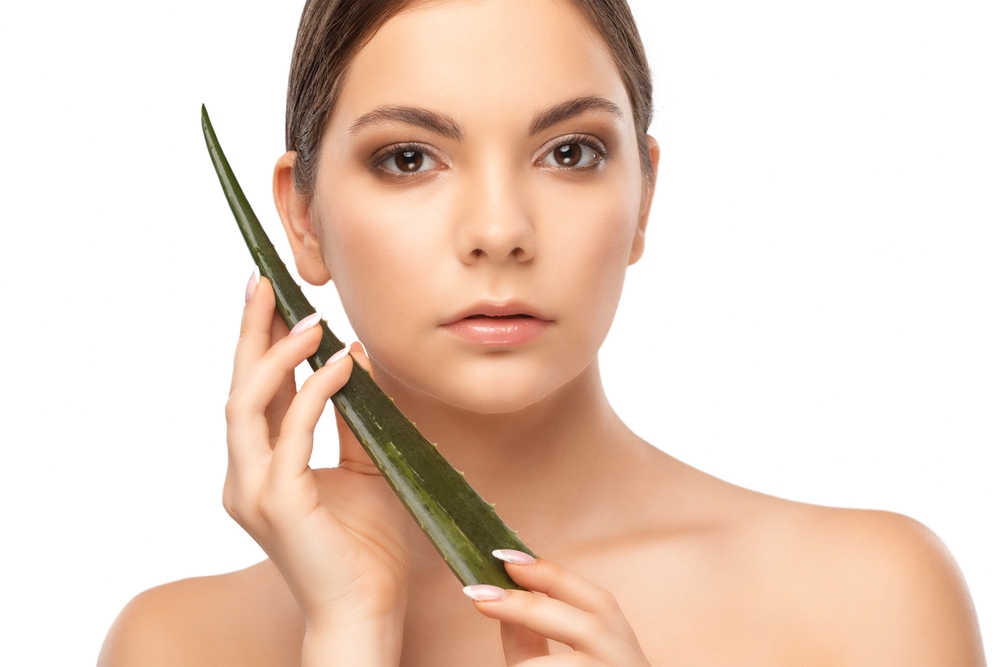 قناع زيت الخروع مع الألوفيرا رائع لتكثيف الشعر الرقيق