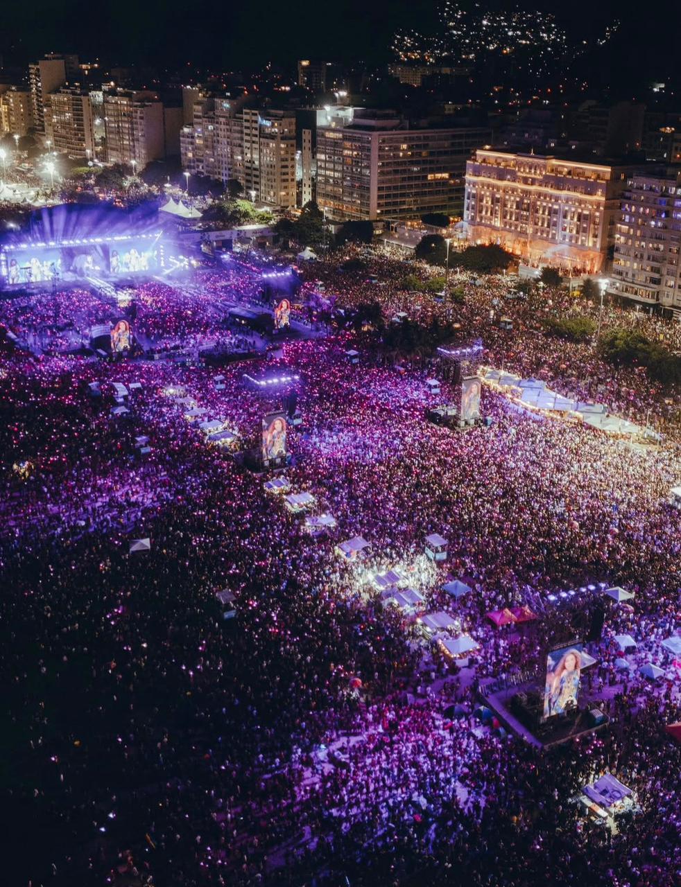 حضور حفل شاكيرا على شاطئ كوباكابانا