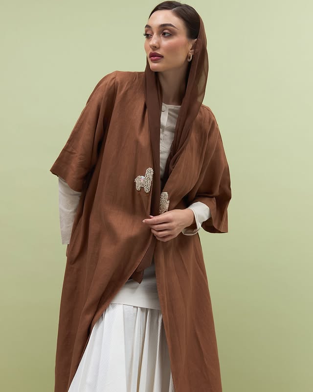 كارديغان كتان بني من Le Halo، مجموعة اللاما