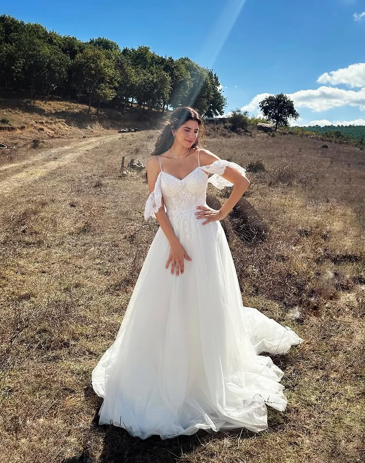 كارمن بصيبص بفستان زفاف حالم