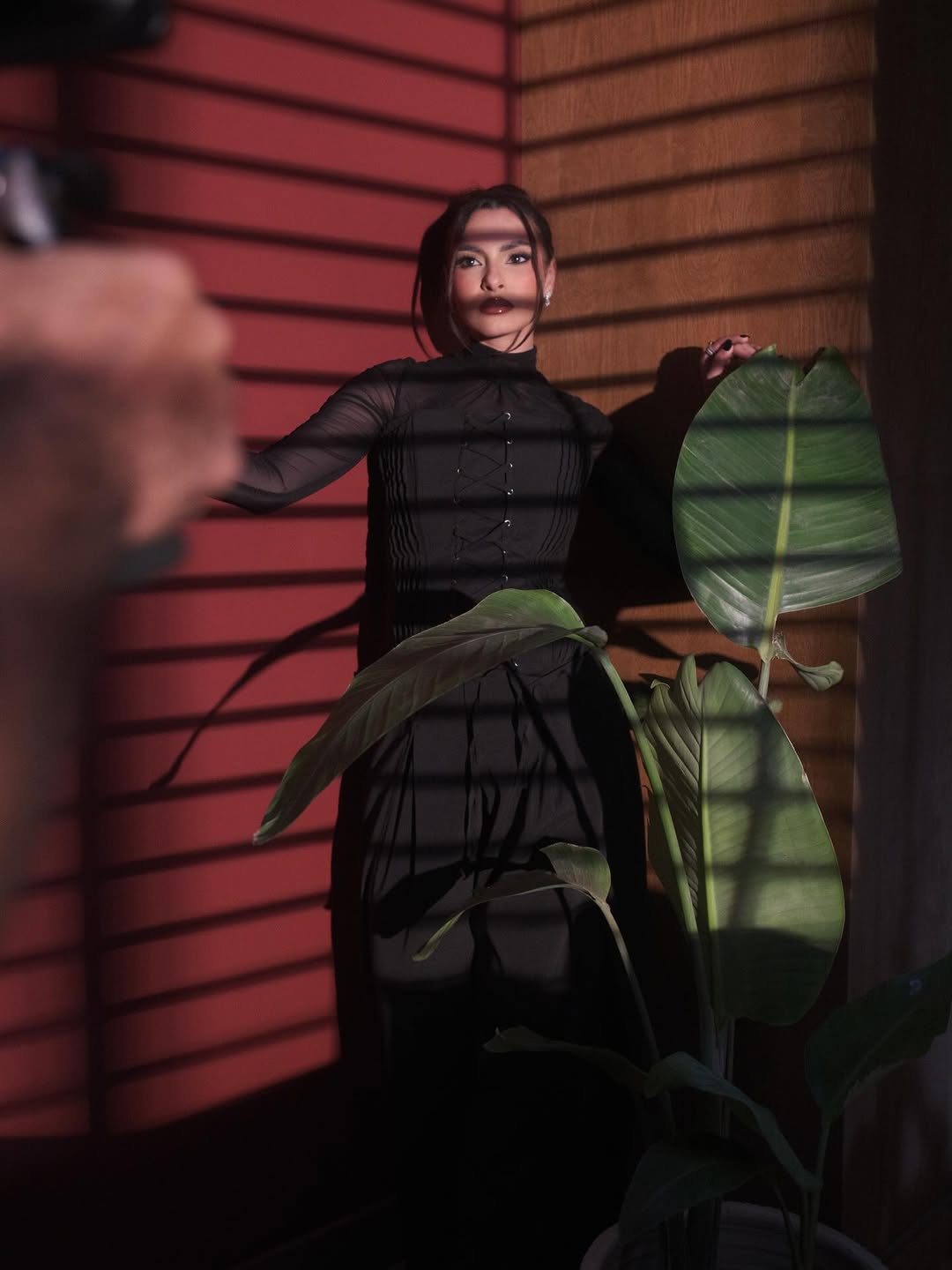 كارمن سليمان بكورسيه مع توب داخلي مع بنطلون واسع
