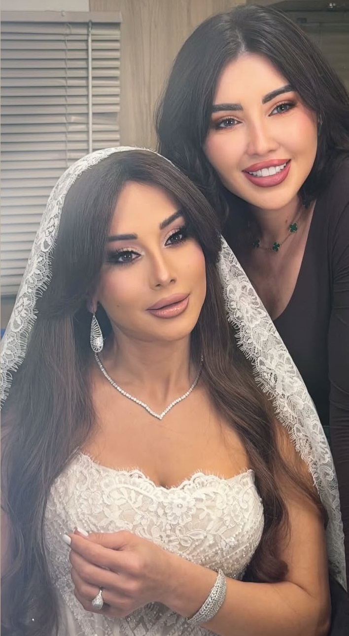 كاريس بشار بالطرحة في إطلالتها العرائسية