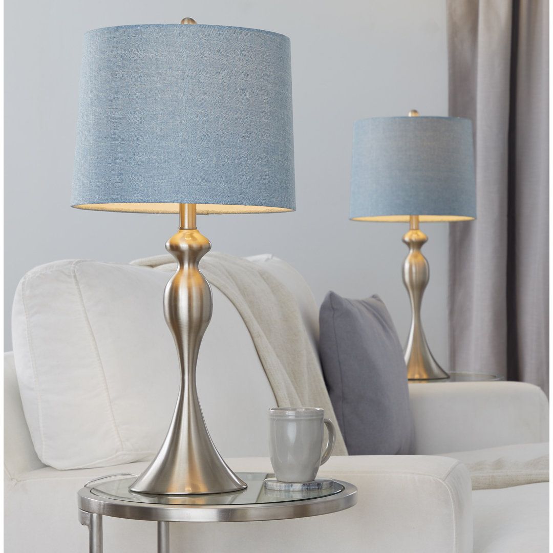 كانت عناصر الإضاءة بتفاصيل النيكل المصقول شائعة خلال عقد 2010