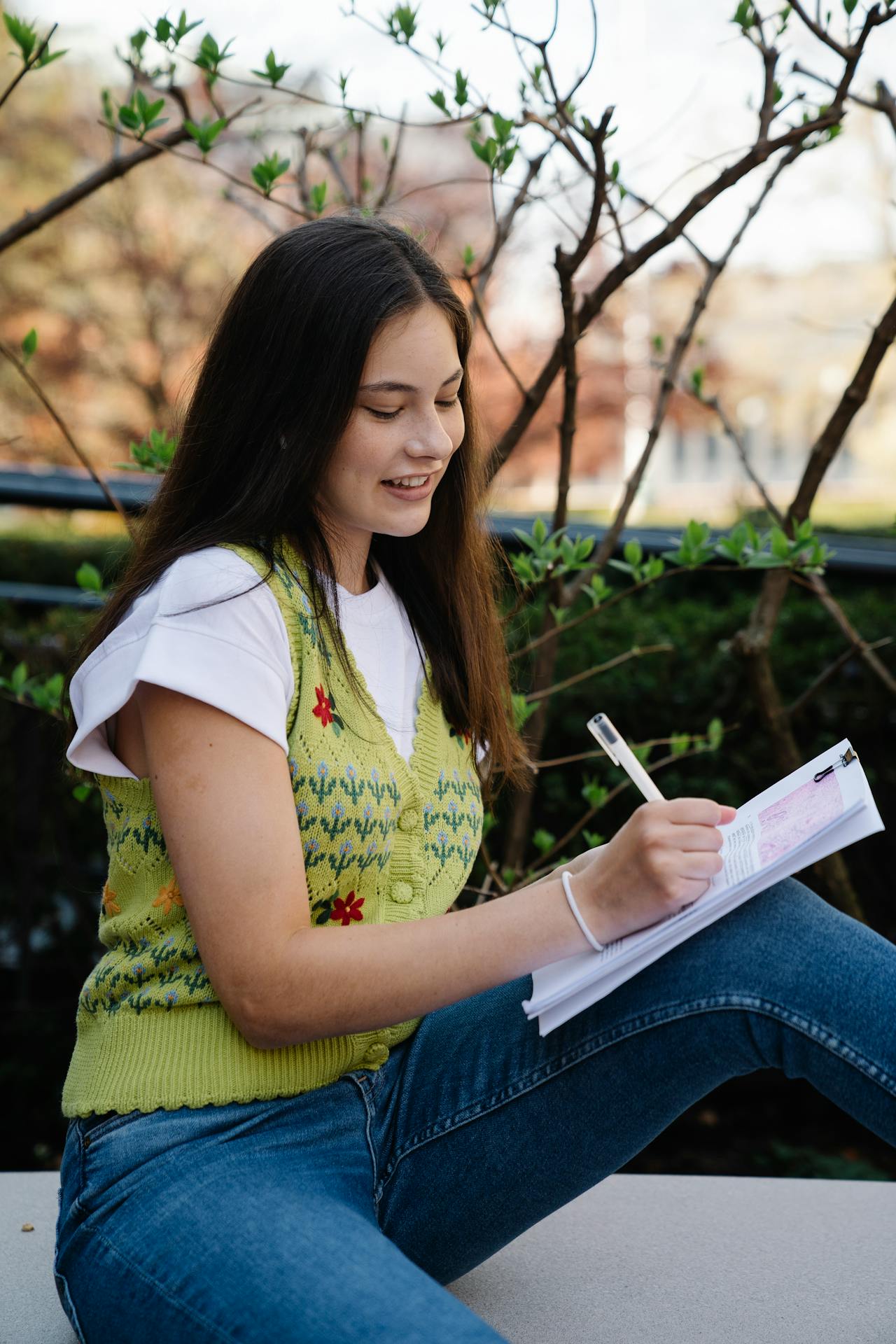 كتابة صفاتك الإيجابية ومشاعر الامتنان للأشياء يوميًا يعزز صورتكِ الذاتية الإيجابية باستمرار