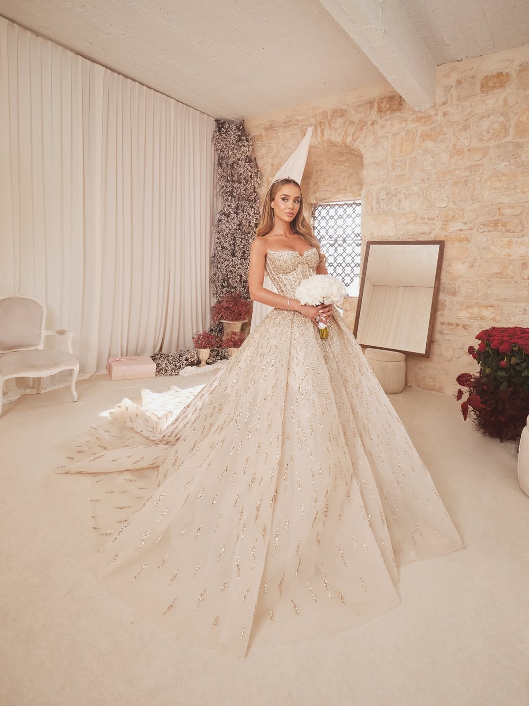 كريستال سعادة خلال حفل زفافها