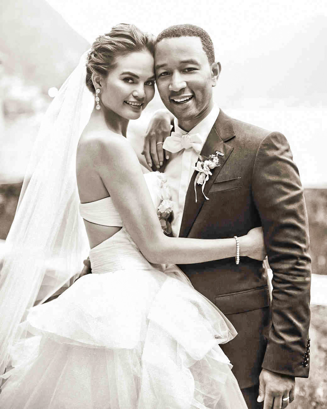 كريسي تيغن Chrissy Teigen وجون ليجند John Legend- كعكة الجزر